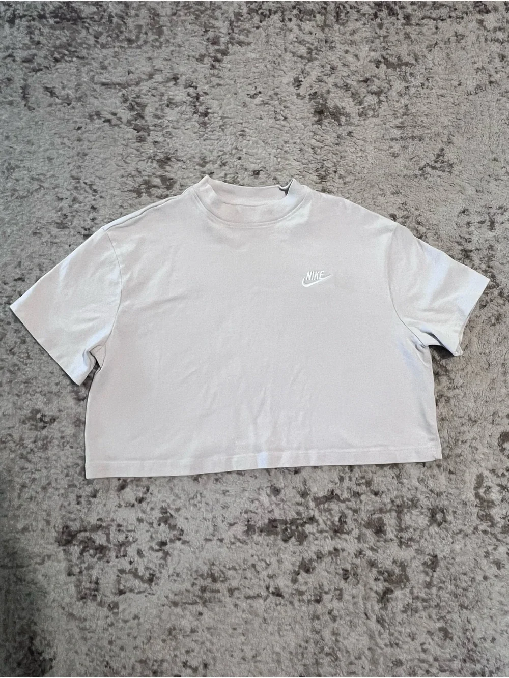 Nike Cropped Tshirt Cream size medium